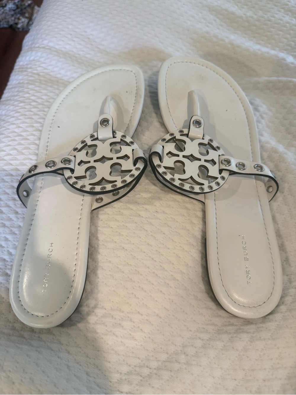 Tory Burch White Logo Stud Thong Sandals nwot